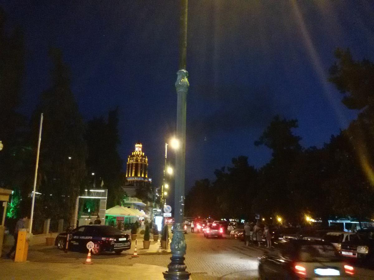 Хостел Mar Nero Батуми Экстерьер фото
